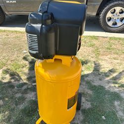 DEWALT
15 Gal. Portable Electric Air Compressor