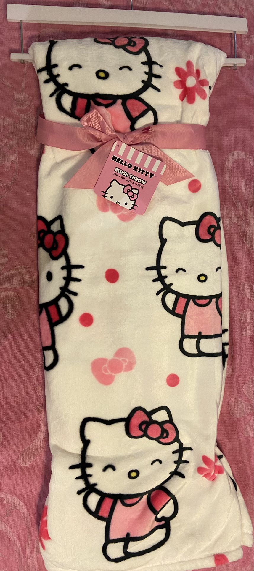 Hello Kitty Plush Throw Blanket 