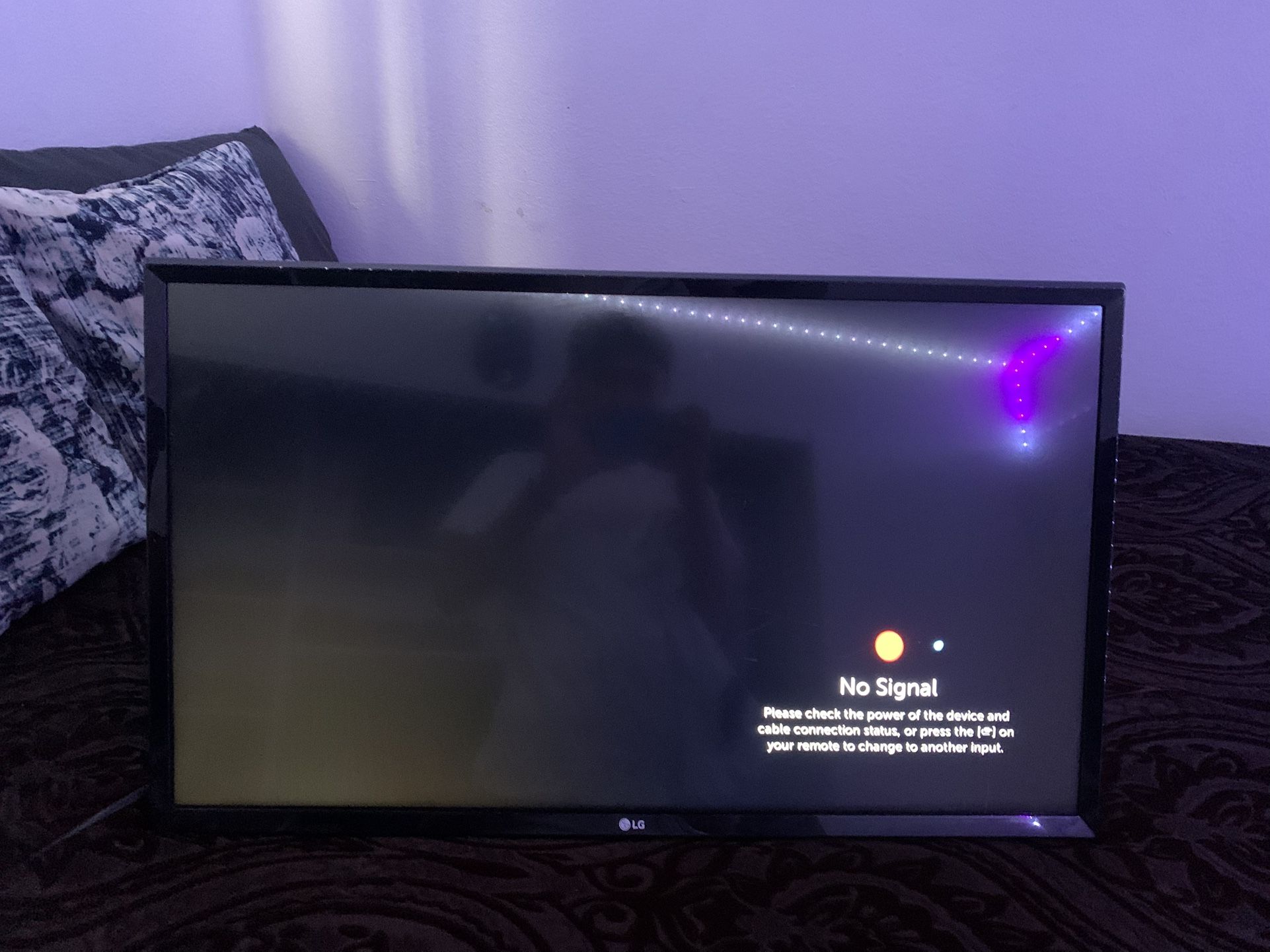 32 Inch LG Tv With Mount 