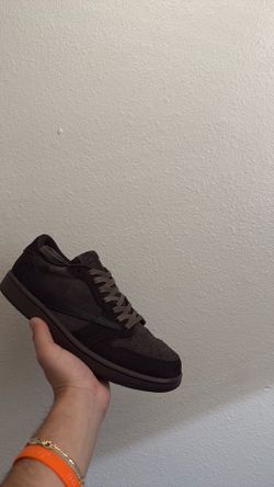 Jordan 1 low Travis Scott velvet