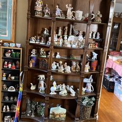 Cabinet of figurines. Various prices. Inquiry of interested.