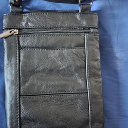 🔥 BRAND NEW Genuine Leather Crossbody Bag –  Never Used