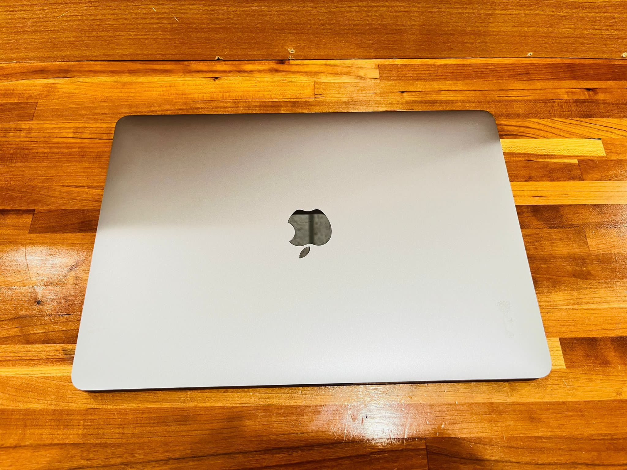 Apple MacBook Pro 13” 2017 2.3Ghz i5 16GB RAM 256GB SSD OS