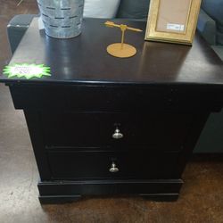 SMALL BLACK END TABLE
