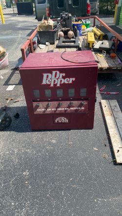 Vintage Dr Pepper machine