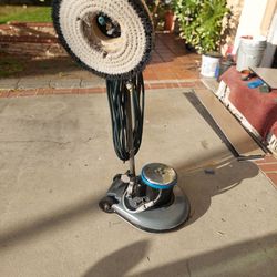 Ball scrubing floor machine  perfect  condicion 345.00