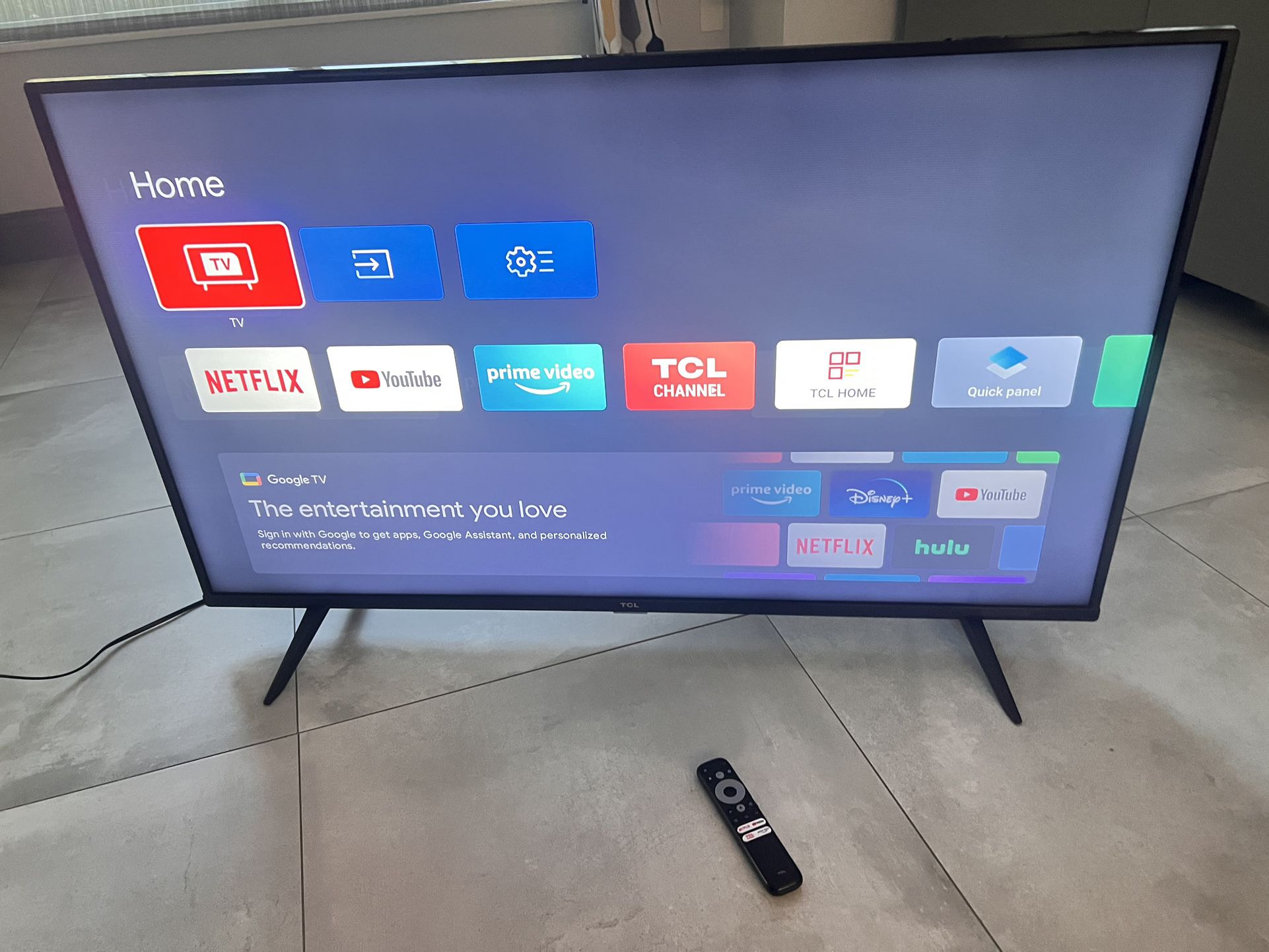 50” TCL FLAT SCREEN SMART TV WITH VOICE REMOTE