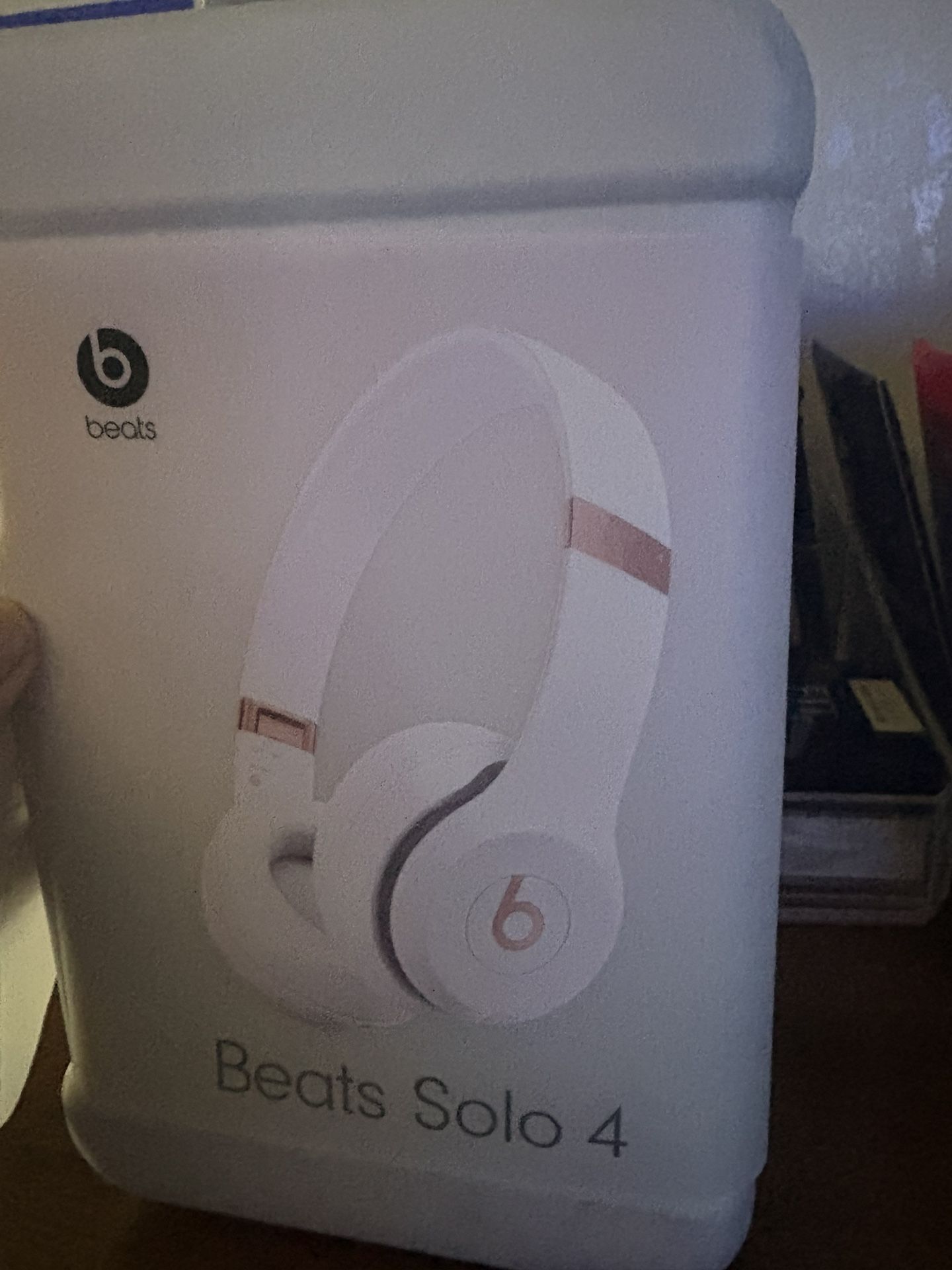 Beats Solo 4