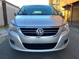 2012 Volkswagen Routan SEL