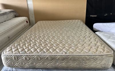 Queen Size Mattress (Colchon Queen Size)