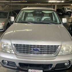 2004 Ford Explorer