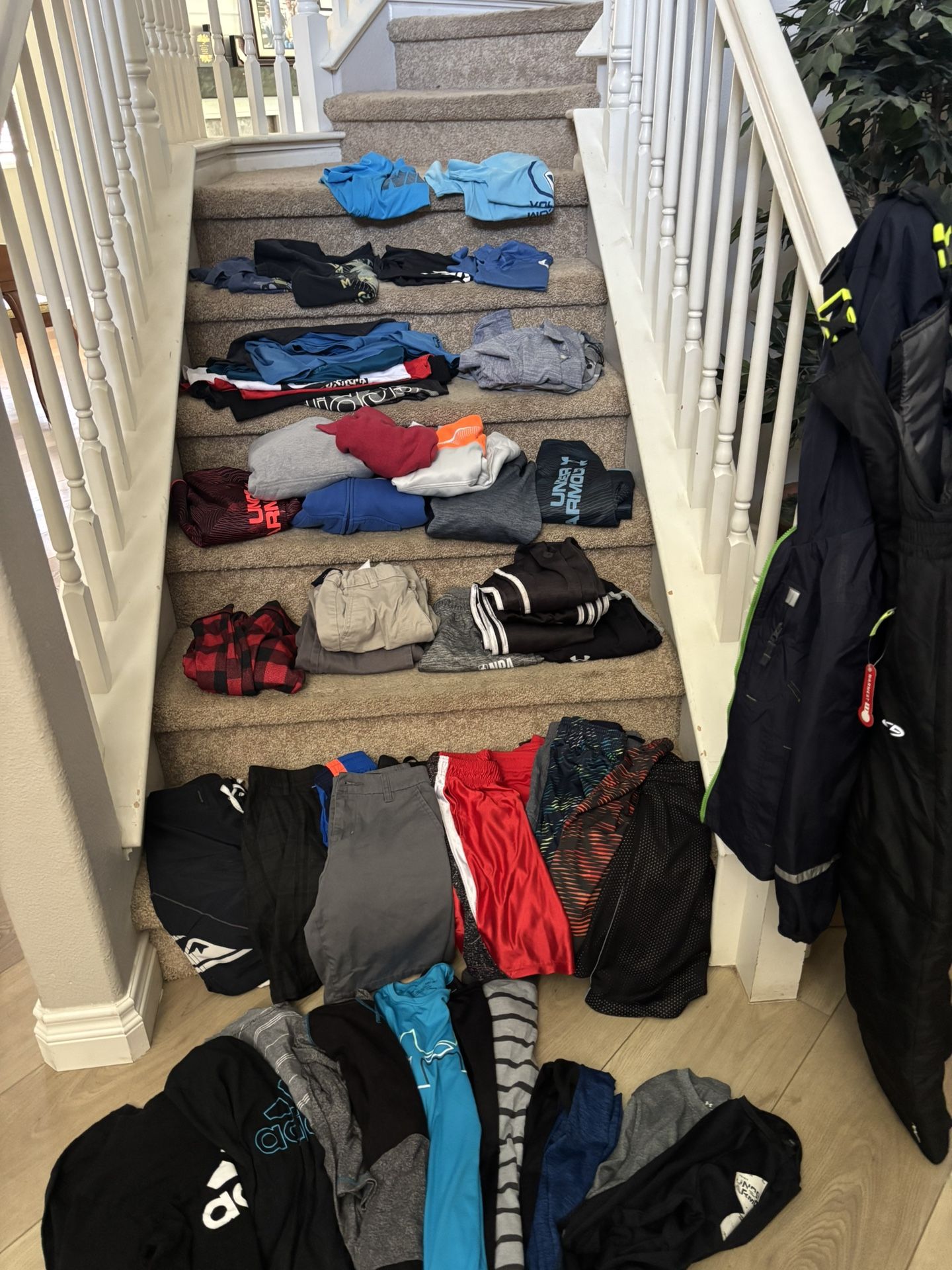 Boy's Clothing S/M Lot