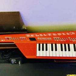 Yamaha SHS-10R Keytar Fm Digital Synthesizer Controller 1987