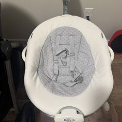 Graco Baby Swing With Plug