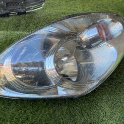 2005 Infiniti G35 RH Headlight 