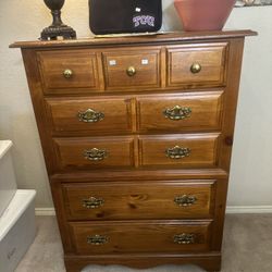 Vintage Broyhill Chest Of Drawers