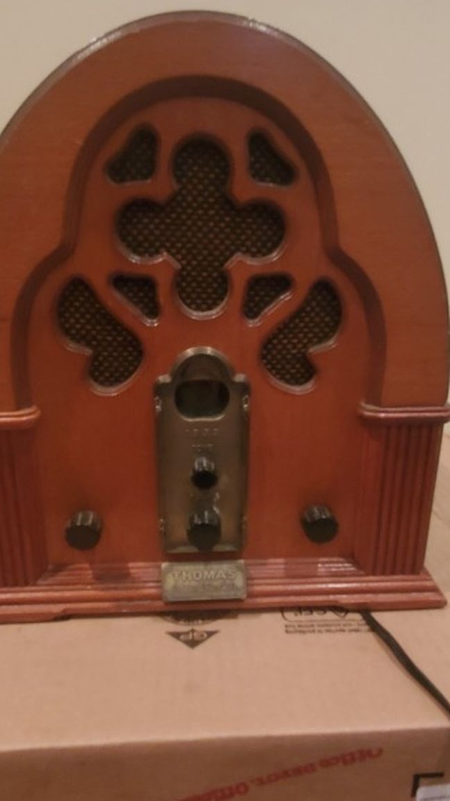 VINTAGE ART DECO CATHEDRAL STYLE TOMBSTONE REPLICA RADIOS MOVIE STUDIO FILM PROMPTS CROSSLEY RCA THOMAS CASSET TAPE CD PLAYER RCA SONY PIONEER