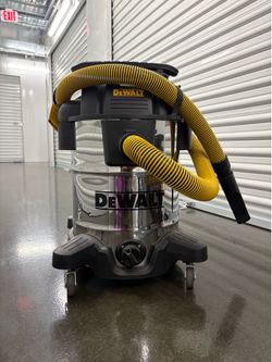 10 gallon dewalt stainless steel wet/dry shop vac + attachments