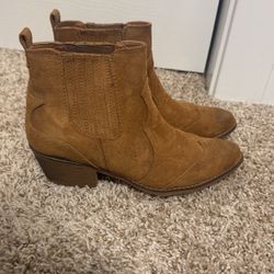 Women Boots Size 8