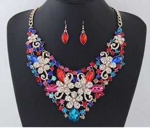 Really beautiful and great design necklace set with earing