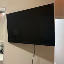 39-Inch Samsung TV Wall Mounted