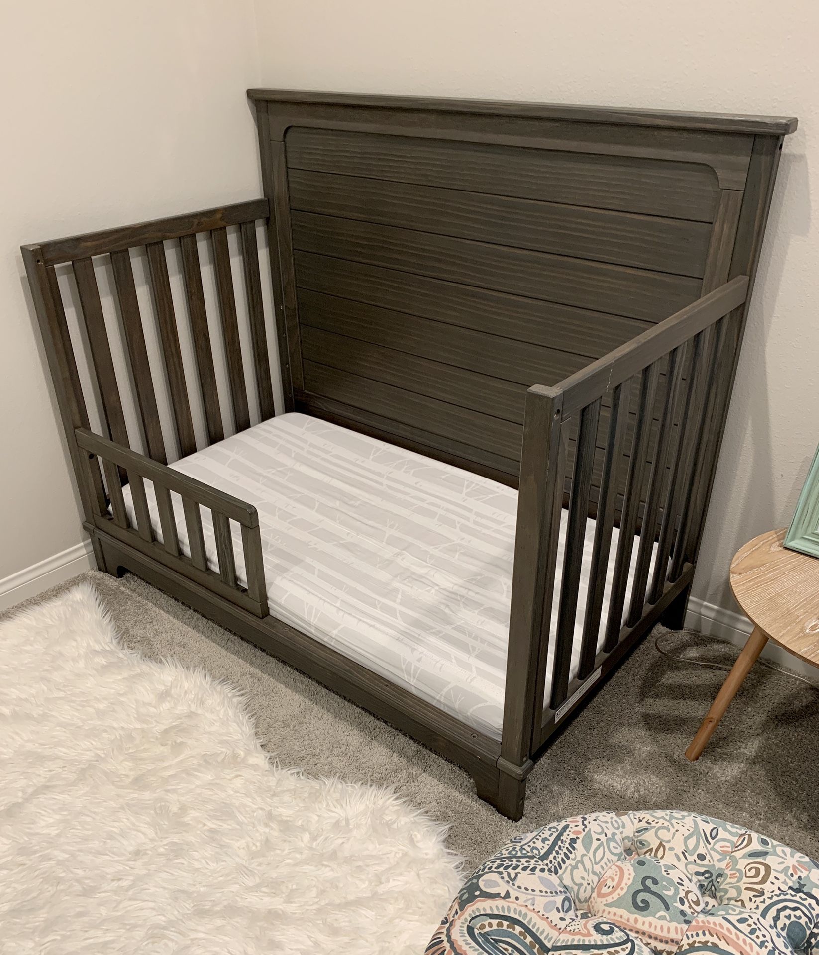 Simmons Kids Slumbertime Monterey 4in1 Convertible Baby Crib Toddler