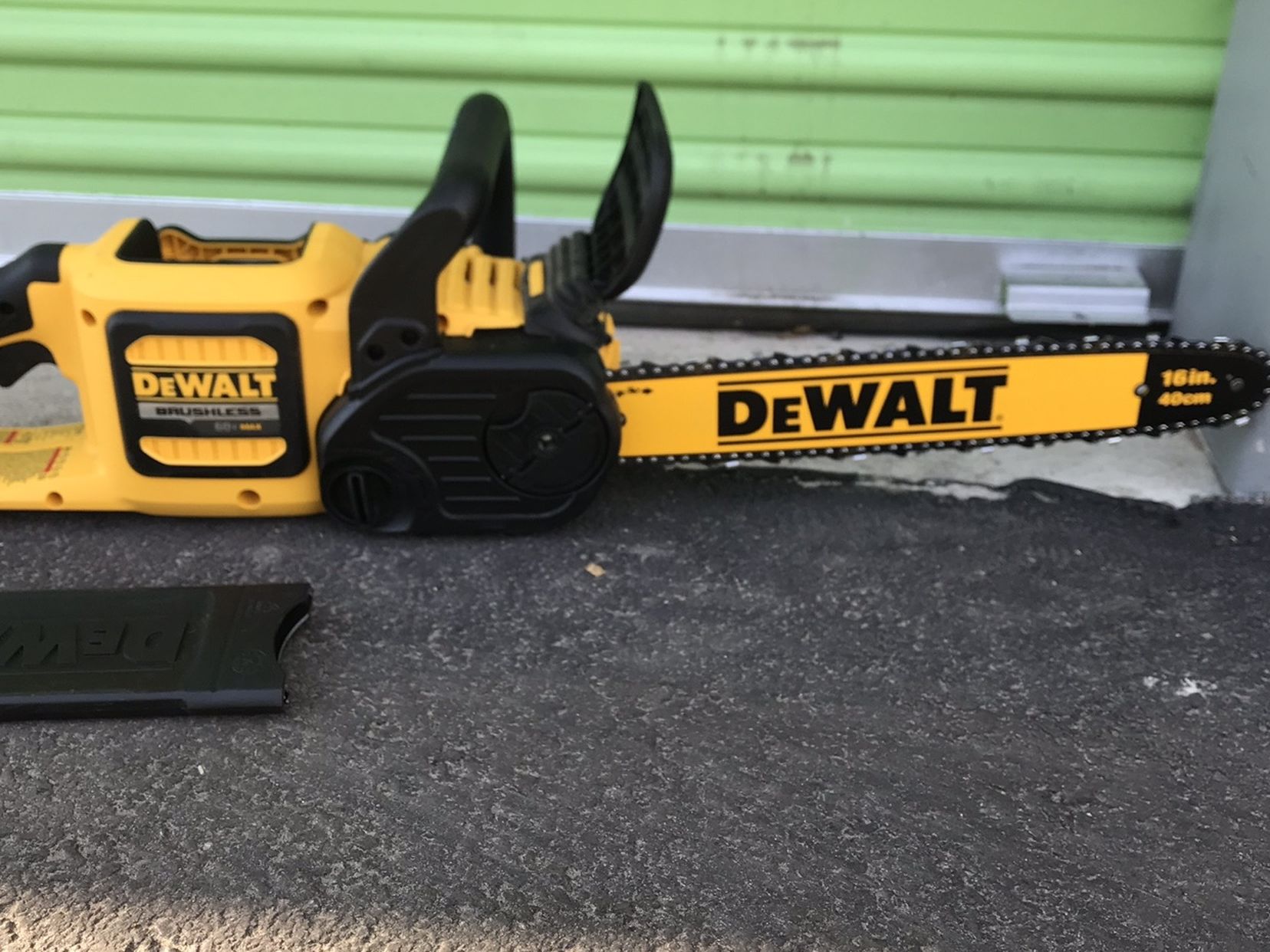 Dewalt 60 Vol Chainsaw 16 In TOOL ONLY