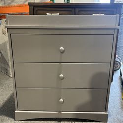 3 Drawer Dresser with Changing Top