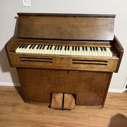 Antique Foot Pump Reed Organ – Vintage Parlor Organ – Working Pedals