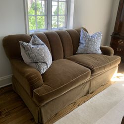 Tufted Henredon Vintage sofa