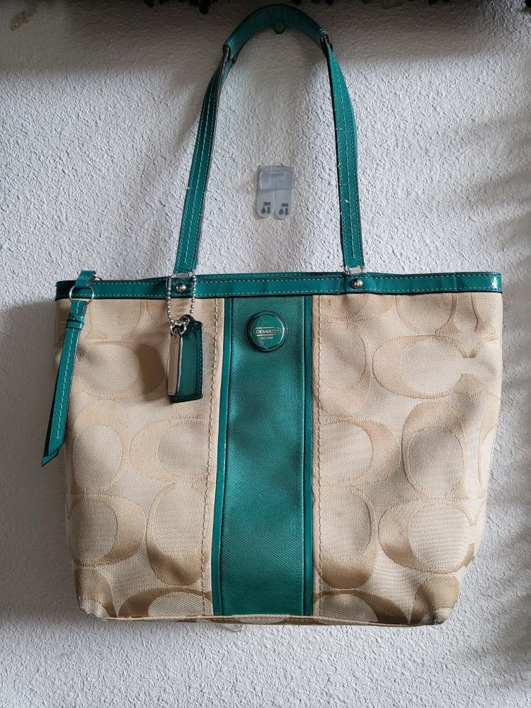 Coach handbag shoulder bag good Medium