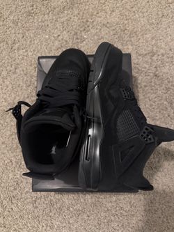 Black Cat Jordan 4
