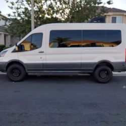 Ford Transit 250 Midroof