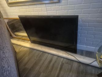 Televisor grande  65 pulgadas funciona bien solo nesecita wl control
