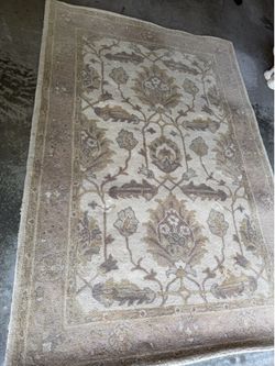 LG Sourcing 100% Wool Beige 5x8’ Area Rug!
