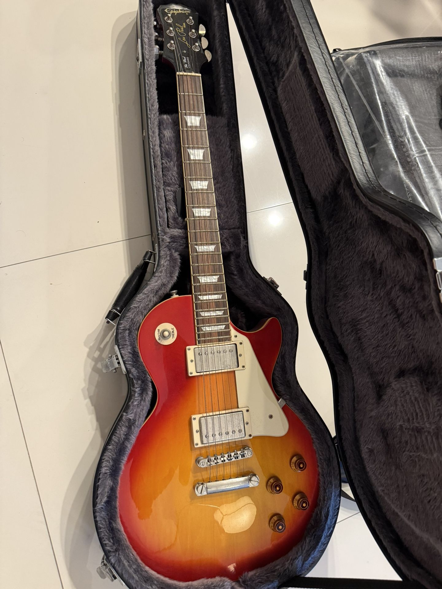 Epiphone Electric guitar