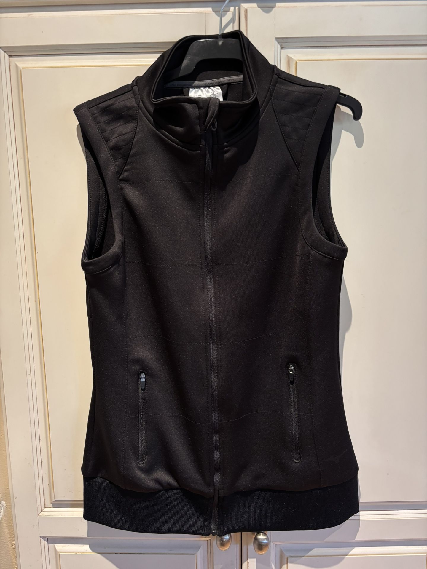 Mizuno Size M Black zipper vest