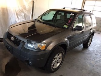 2006 FORD EACAPE 4x4 very clean inside out