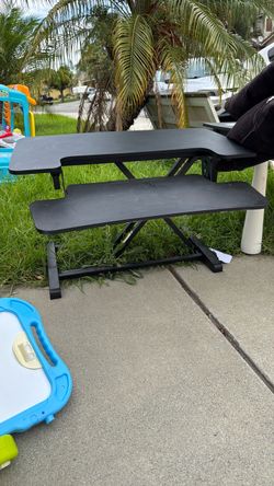 Kids computer table