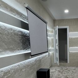 72” pull down projector screen