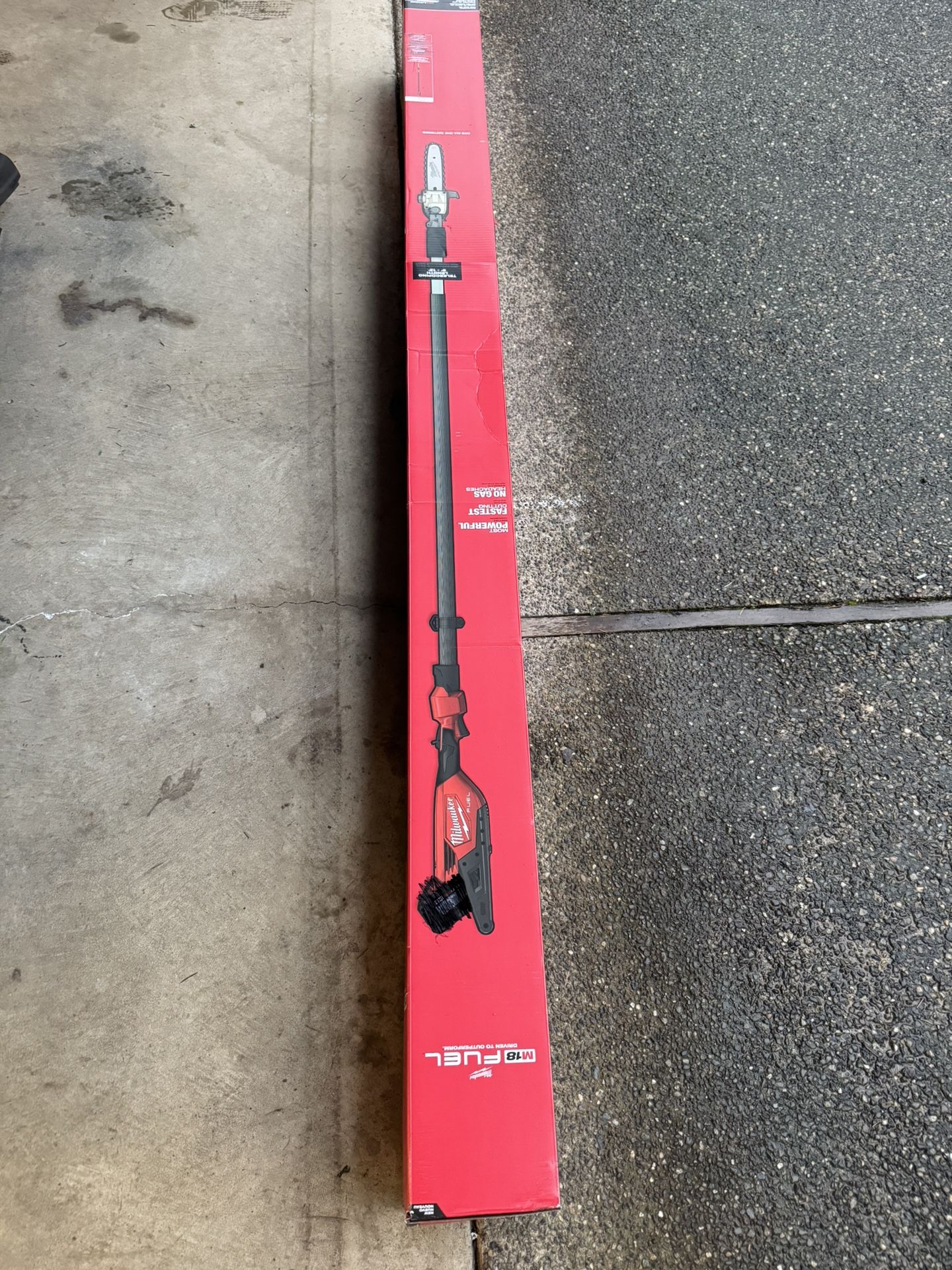 Milwaukee M18 FUEL 10 in. 18V Lithium-Ion Brushless Cordless Telescoping Pole Saw