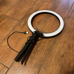 LED RING LIGHT • LIKE NEW