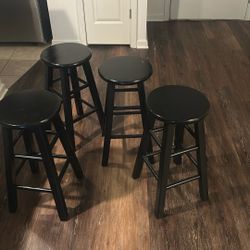 4 Bar Stools 