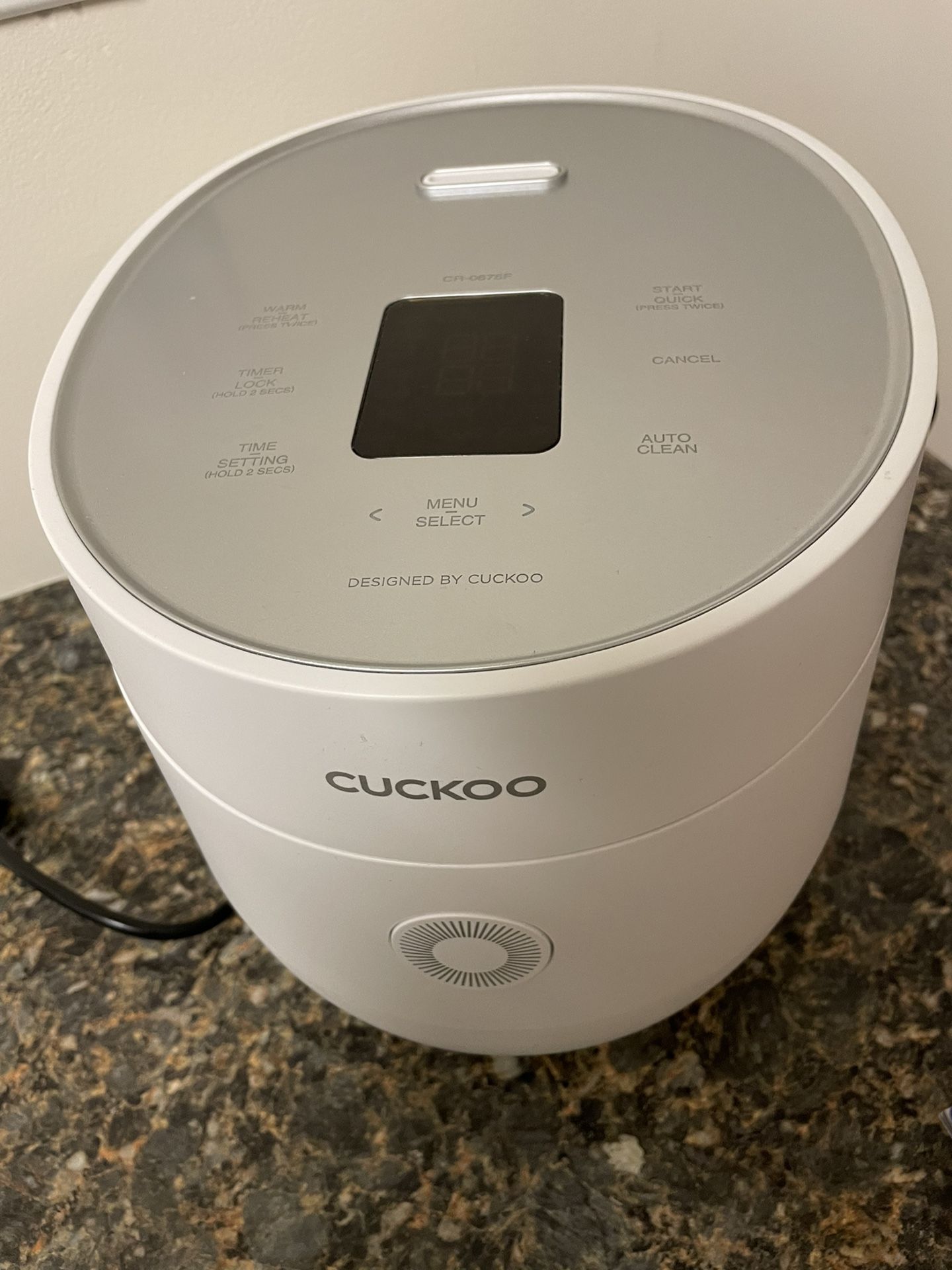 Cuckoo rice cooker (CR-0675F)