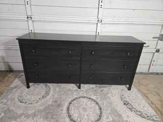 6-Drawer Dresser, Good Conditions 👍, Black Color ⚫️, Measurement: W 68" × D 18" × H 32"