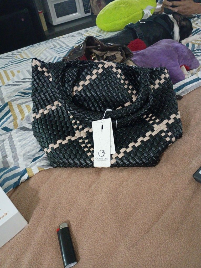 Leather Queenoris Purse