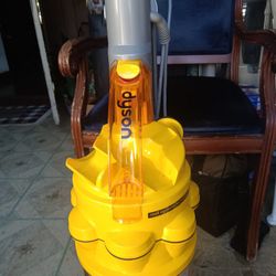 Dyson DC 14 Vacuum Cleaner 