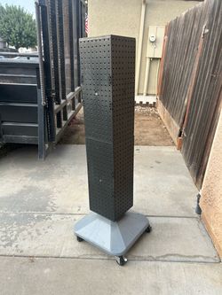 Spinning retail rack