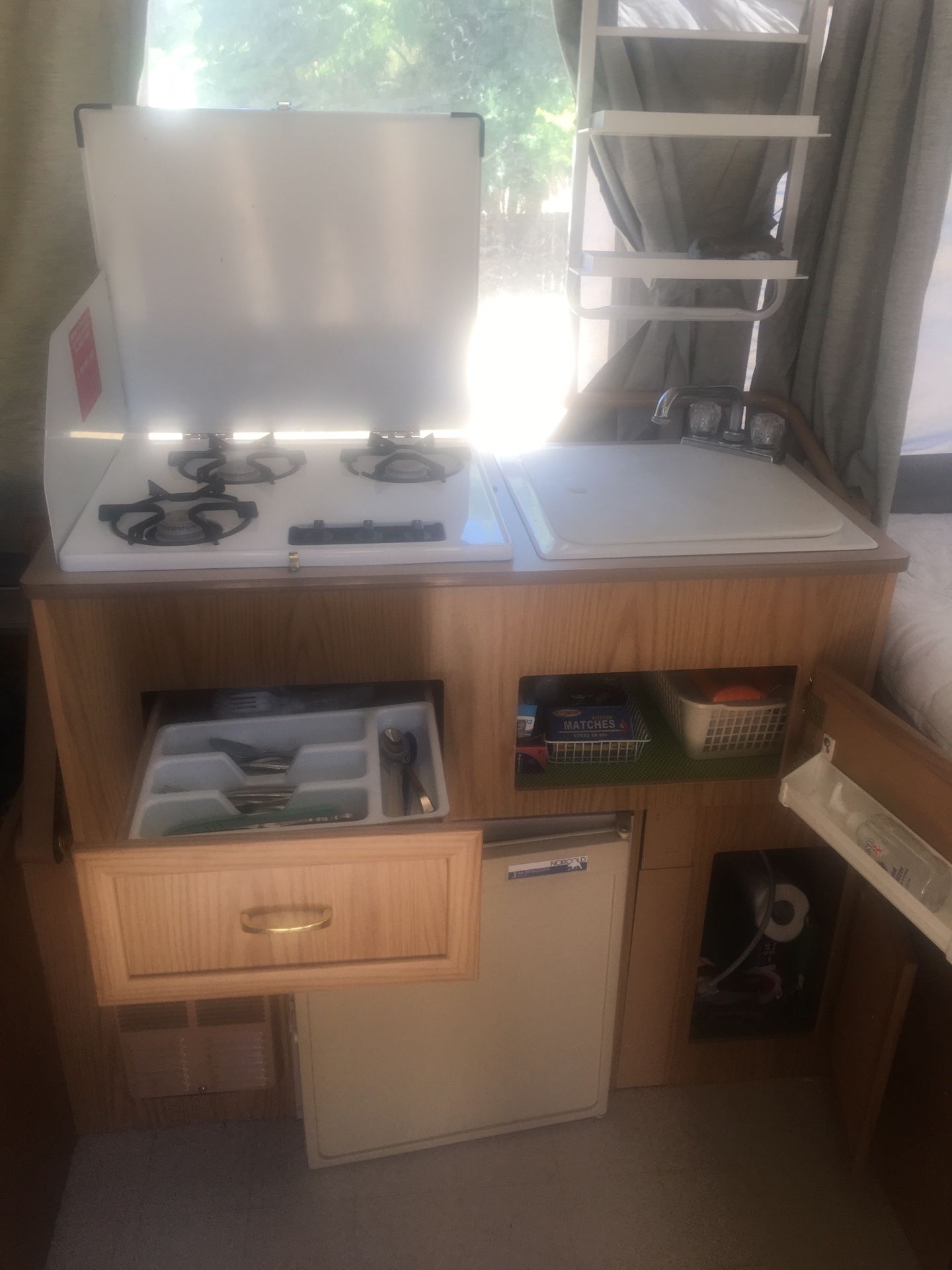 2000 Coleman Grand Tour Cheyenne pop up tent trailer for Sale in El