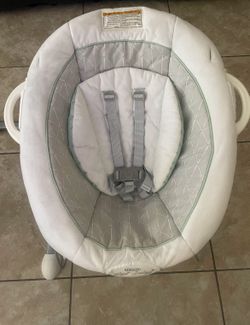 Graco Soothe 'n Sway LX Baby Swing with Portable Bouncer